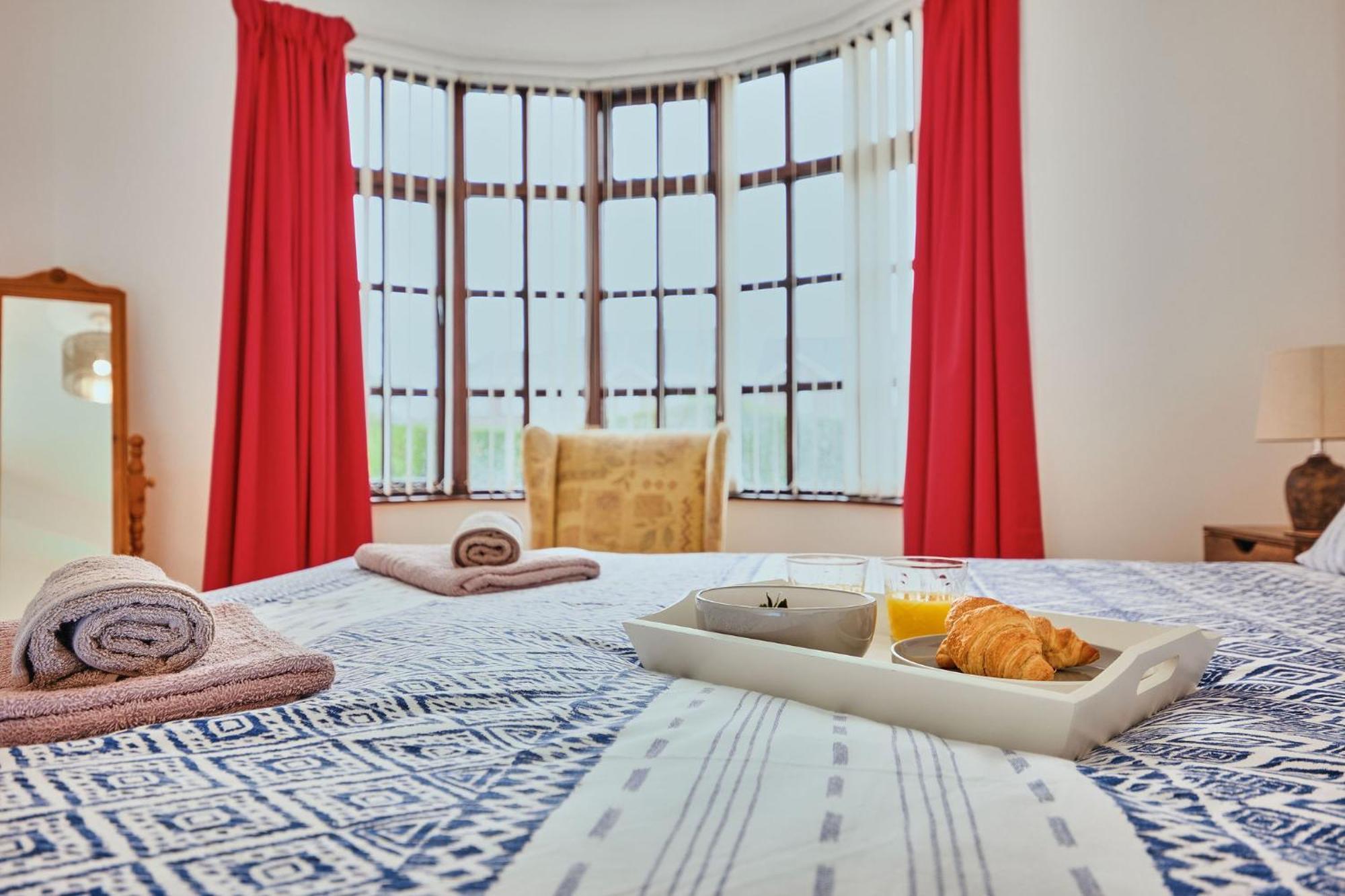 Portrush By The Tee Villa Ngoại thất bức ảnh